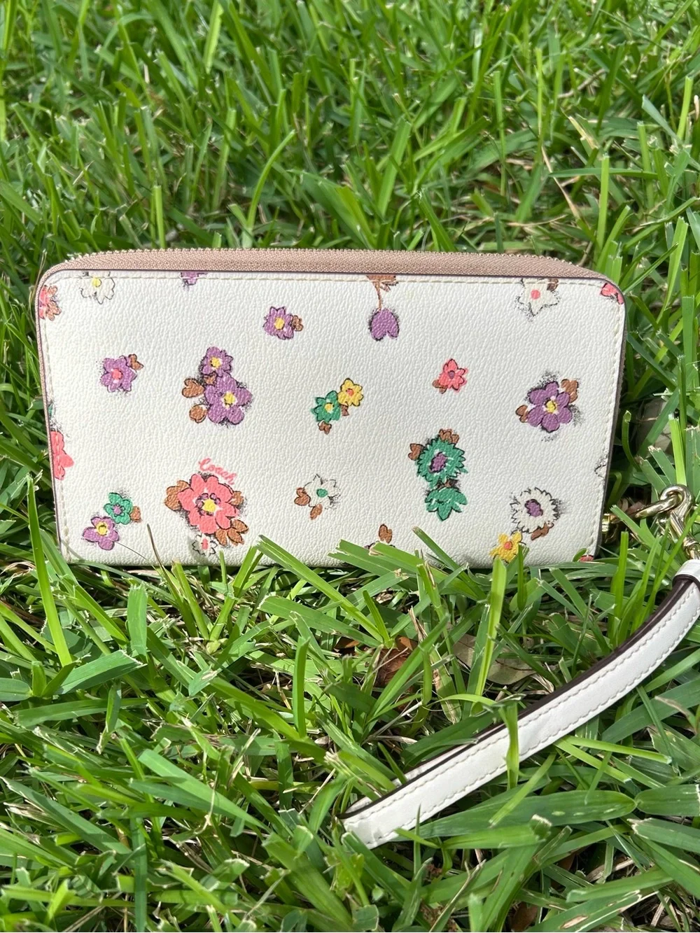 Coach Accordion Long Floral Zippy Wallet/Wristlet